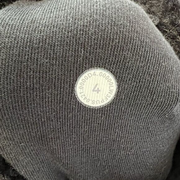 Lululemon Sz 4 Textured Fleece Button Jacket Black - Picture 8 of 9